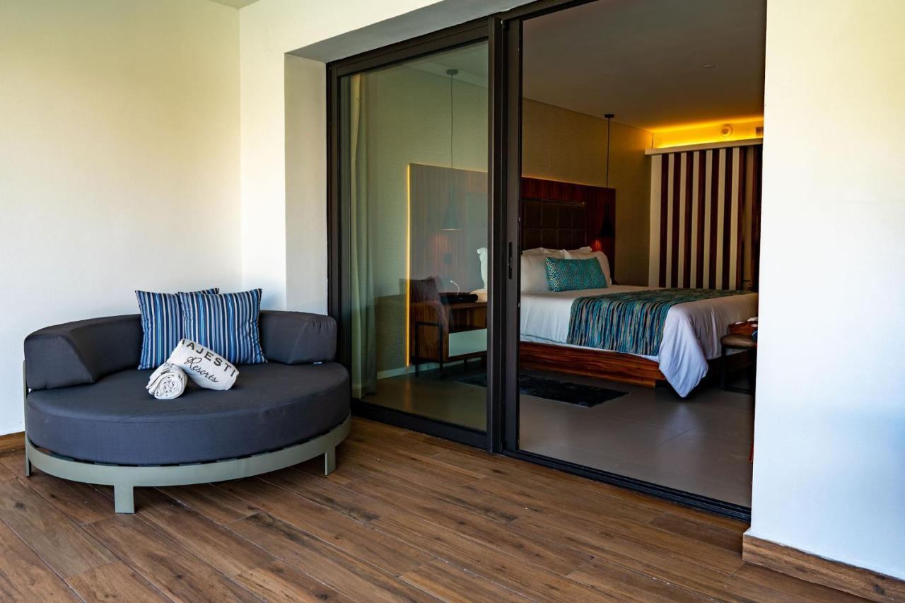 Elegance Club Swim Up Suite with Outdoor Jacuzzi (Adults only, 18+) - Free WiFi