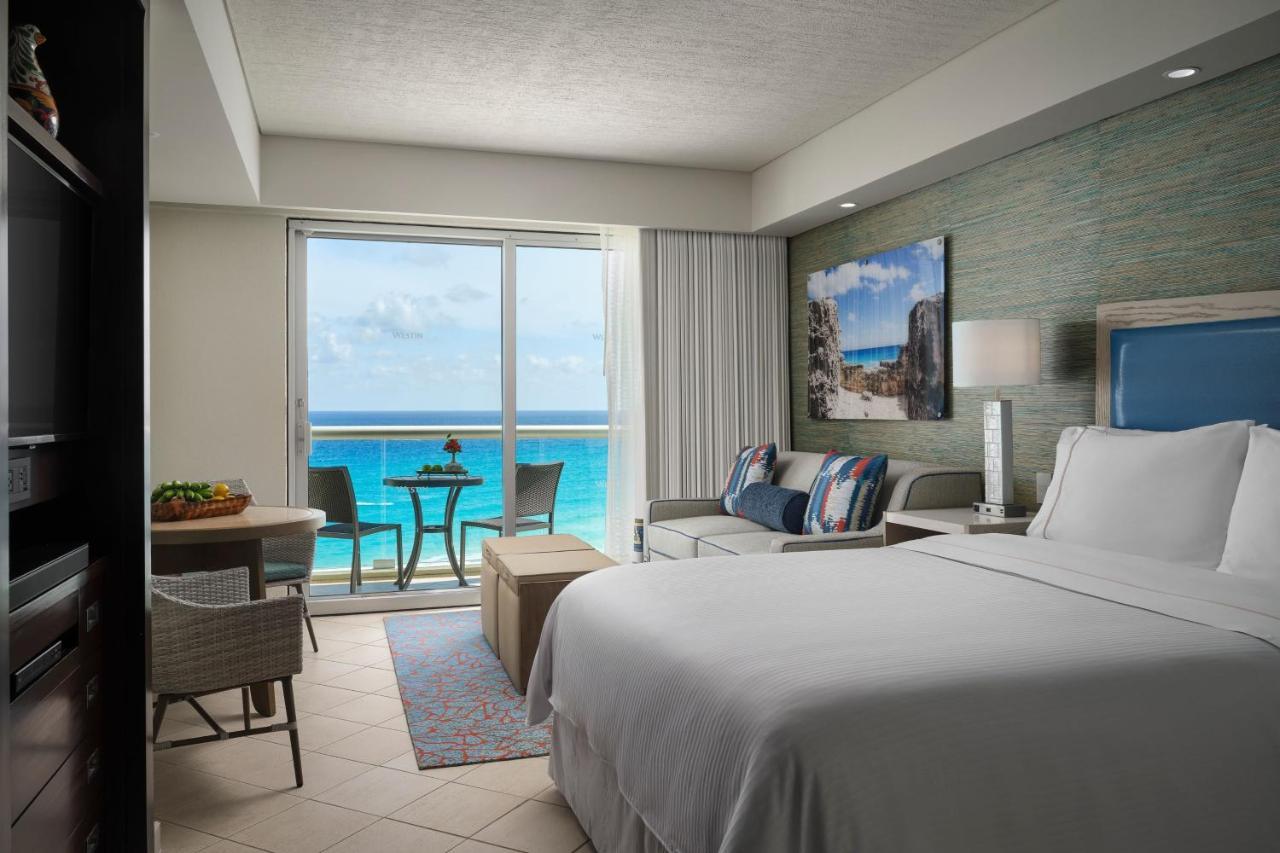 Two-Bedroom Oceanfront Villa Balcony Whirlpool