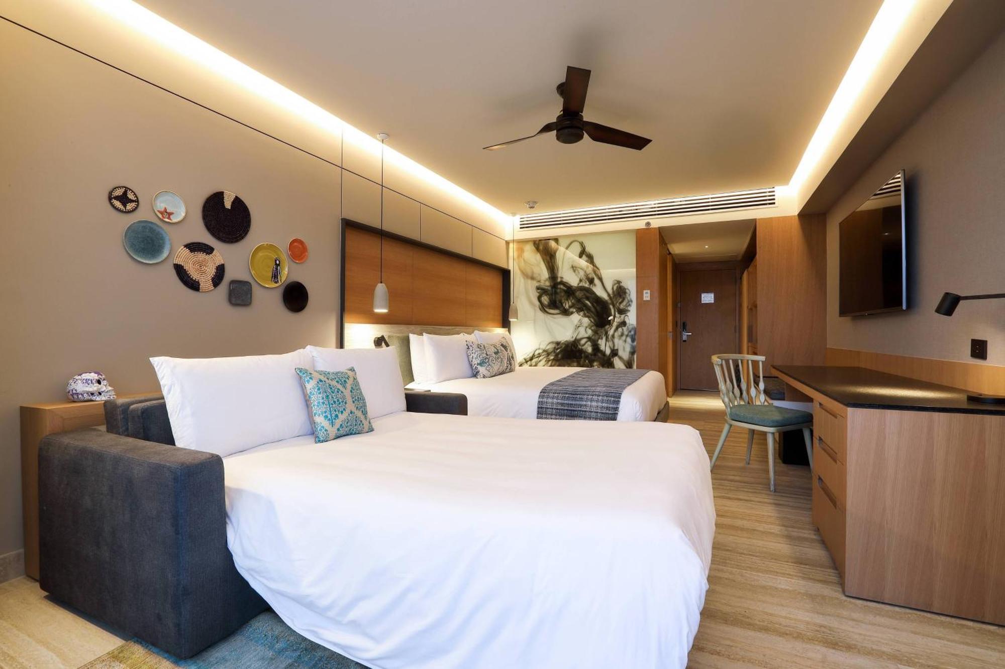 Deluxe King Room Ocean View
