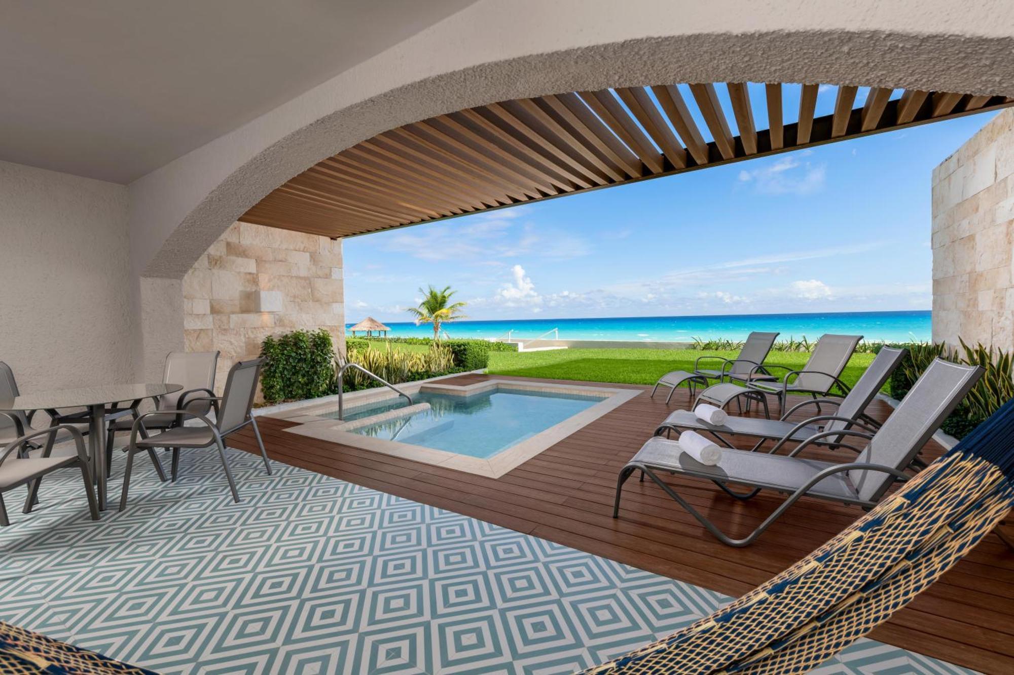 Enclave Beachfront King Room Two Murphy Beds